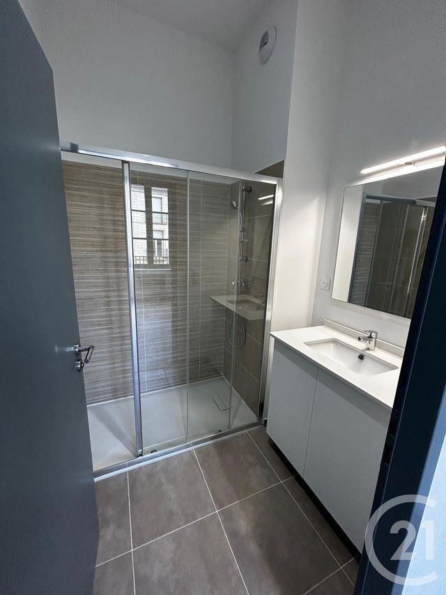 Appartement F2 &agrave; louer - 2 pi&egrave;ces - 39,16 m2 - Sommieres - 30 - LANGUEDOC-ROUSSILLON