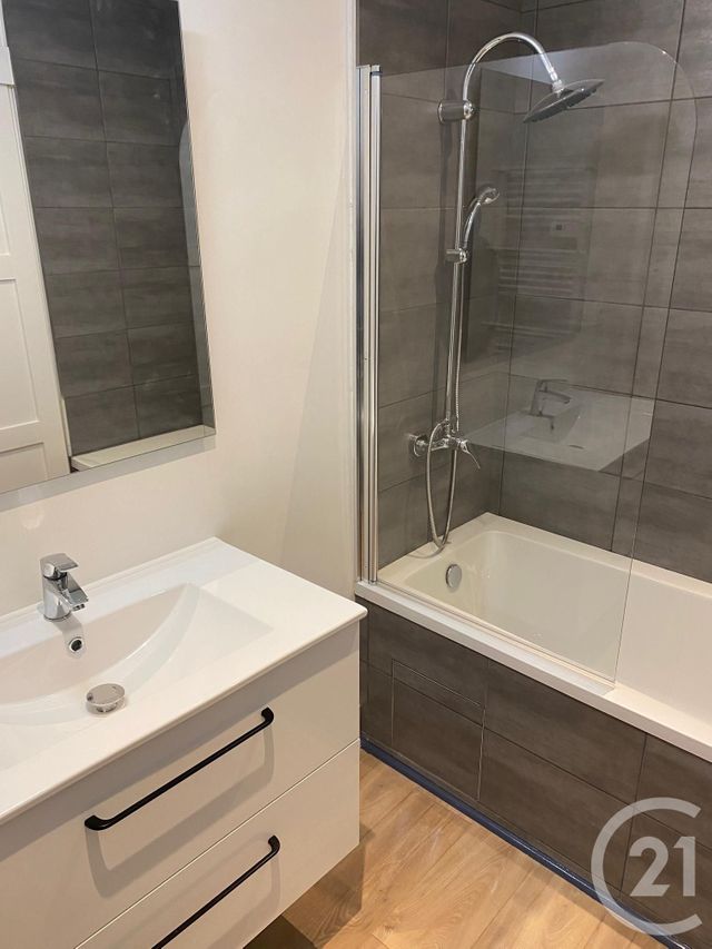 Appartement F2 à louer - 2 pièces - 49,60 m2 - Sommieres - 30 - LANGUEDOC-ROUSSILLON