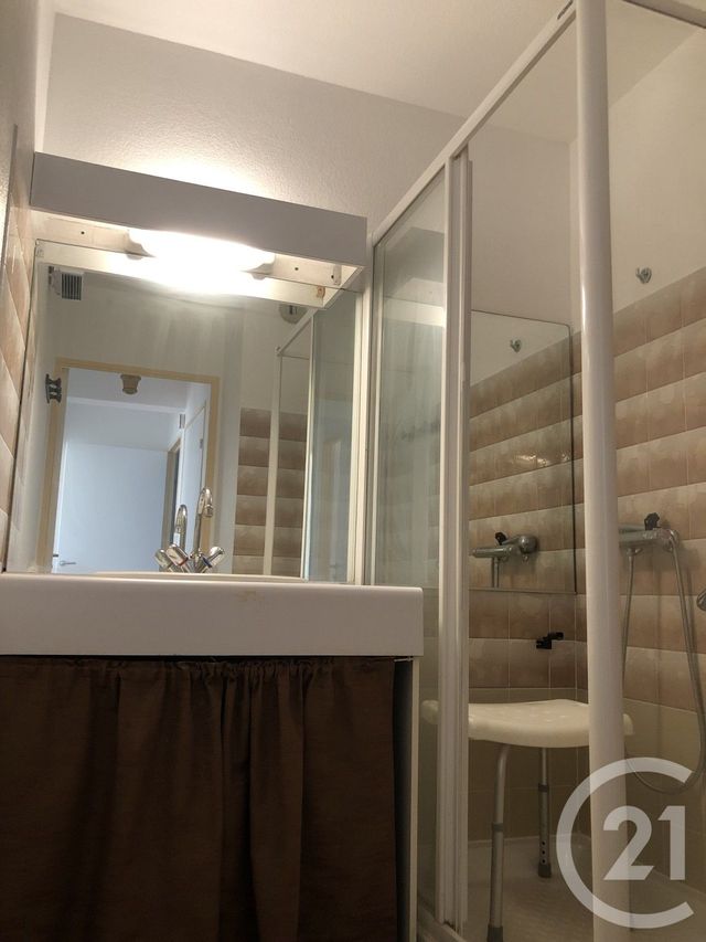 Appartement F3 &agrave; louer - 3 pi&egrave;ces - 70,12 m2 - Nimes - 30 - LANGUEDOC-ROUSSILLON