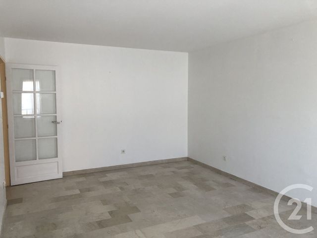 Appartement F3 &agrave; louer - 3 pi&egrave;ces - 70,12 m2 - Nimes - 30 - LANGUEDOC-ROUSSILLON