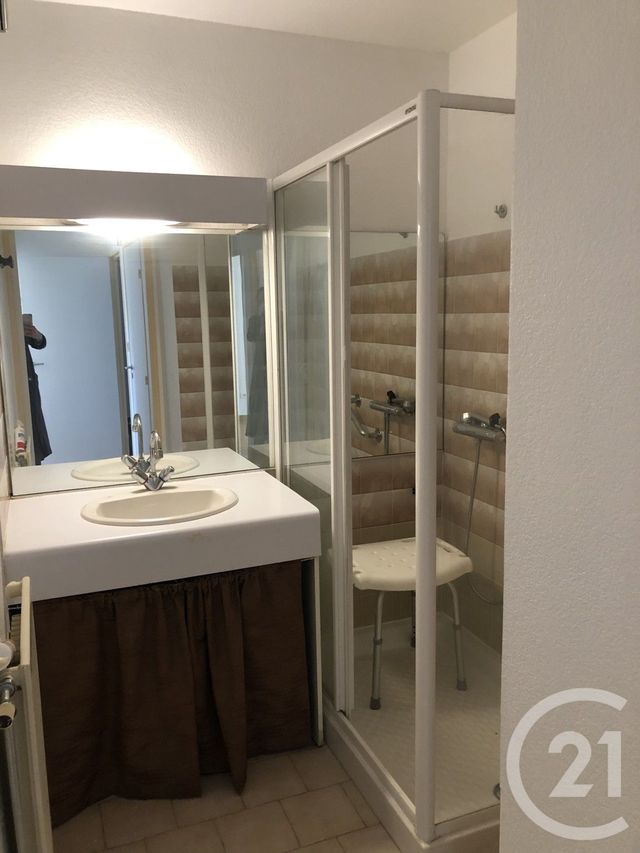 Appartement F3 &agrave; louer - 3 pi&egrave;ces - 70,12 m2 - Nimes - 30 - LANGUEDOC-ROUSSILLON