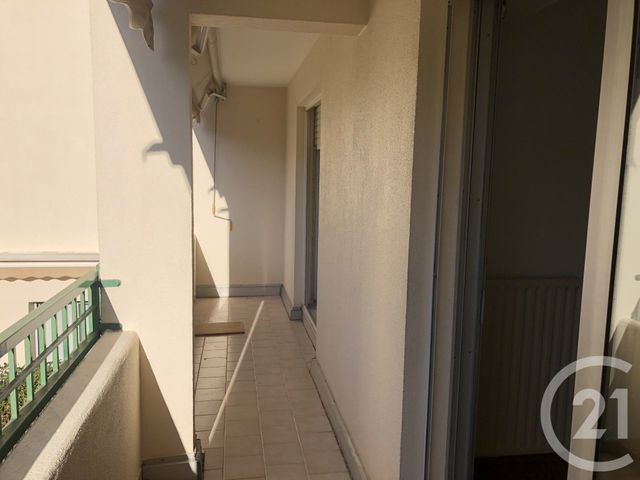 Appartement F3 &agrave; louer - 3 pi&egrave;ces - 70,12 m2 - Nimes - 30 - LANGUEDOC-ROUSSILLON