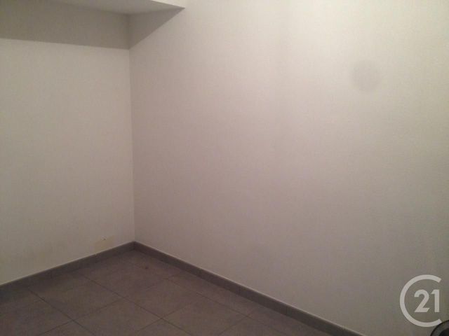 Appartement F3 &agrave; louer - 3 pi&egrave;ces - 38,60 m2 - Sommieres - 30 - LANGUEDOC-ROUSSILLON