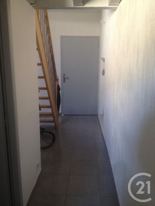 Appartement F3 &agrave; louer - 3 pi&egrave;ces - 38,60 m2 - Sommieres - 30 - LANGUEDOC-ROUSSILLON