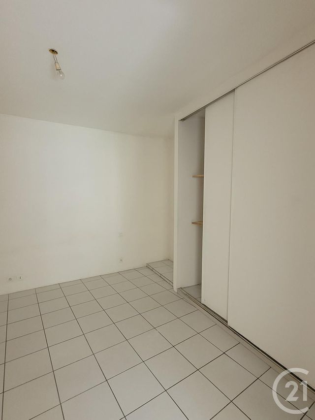 Appartement F2 &agrave; louer - 2 pi&egrave;ces - 35,44 m2 - Sommieres - 30 - LANGUEDOC-ROUSSILLON