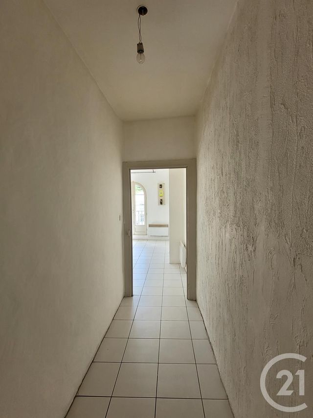 Appartement F2 &agrave; louer - 2 pi&egrave;ces - 35,44 m2 - Sommieres - 30 - LANGUEDOC-ROUSSILLON
