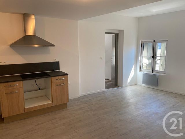 Appartement T4 &agrave; louer - 4 pi&egrave;ces - 86,60 m2 - Sommieres - 30 - LANGUEDOC-ROUSSILLON