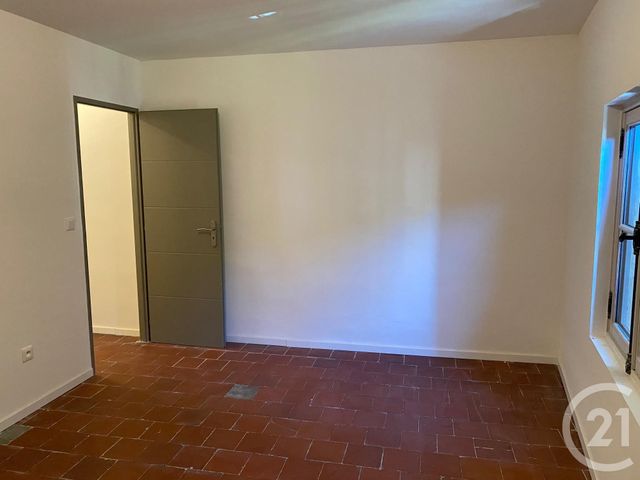 Appartement T4 &agrave; louer - 4 pi&egrave;ces - 86,60 m2 - Sommieres - 30 - LANGUEDOC-ROUSSILLON