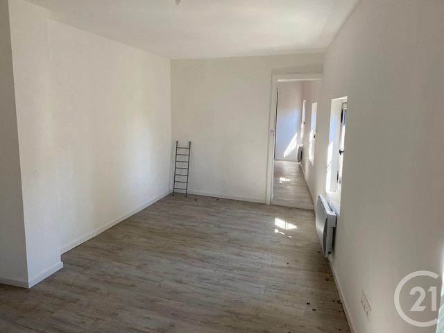 Appartement T4 &agrave; louer - 4 pi&egrave;ces - 86,60 m2 - Sommieres - 30 - LANGUEDOC-ROUSSILLON