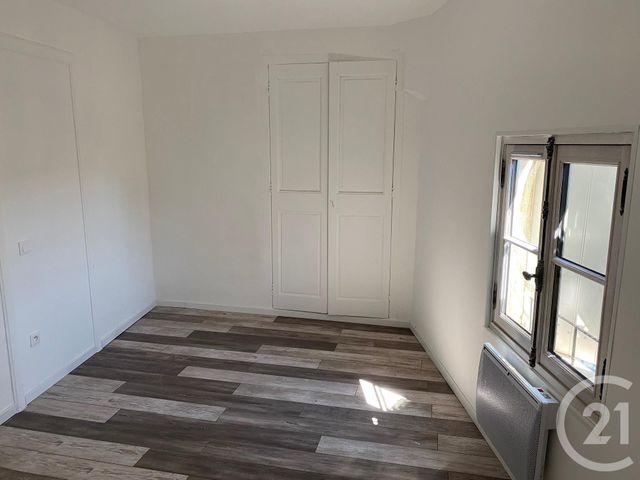 Appartement T4 &agrave; louer - 4 pi&egrave;ces - 86,60 m2 - Sommieres - 30 - LANGUEDOC-ROUSSILLON