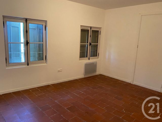 Appartement T4 &agrave; louer - 4 pi&egrave;ces - 86,60 m2 - Sommieres - 30 - LANGUEDOC-ROUSSILLON