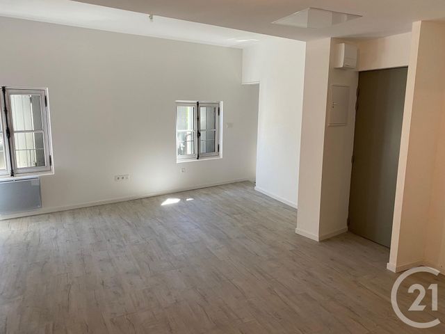 Appartement T4 &agrave; louer - 4 pi&egrave;ces - 86,60 m2 - Sommieres - 30 - LANGUEDOC-ROUSSILLON