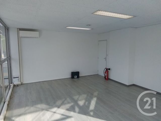 Appartement Local &agrave; louer - 1 pi&egrave;ce - 30 m2 - Nimes - 30 - LANGUEDOC-ROUSSILLON