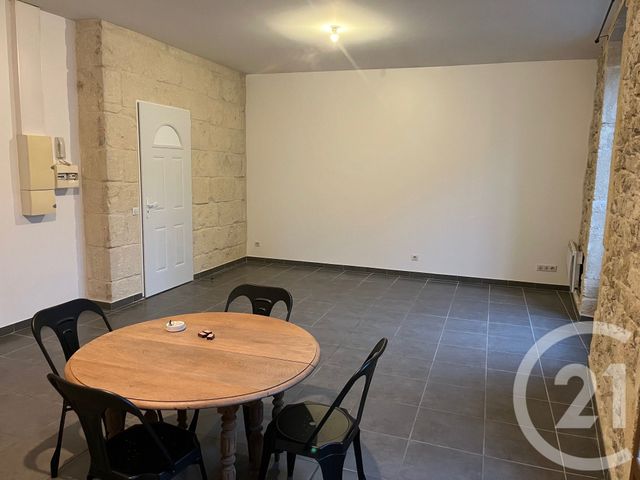 Appartement F3 &agrave; louer - 3 pi&egrave;ces - 72,15 m2 - Sommieres - 30 - LANGUEDOC-ROUSSILLON