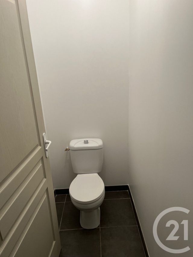 Appartement F3 &agrave; louer - 3 pi&egrave;ces - 72,15 m2 - Sommieres - 30 - LANGUEDOC-ROUSSILLON