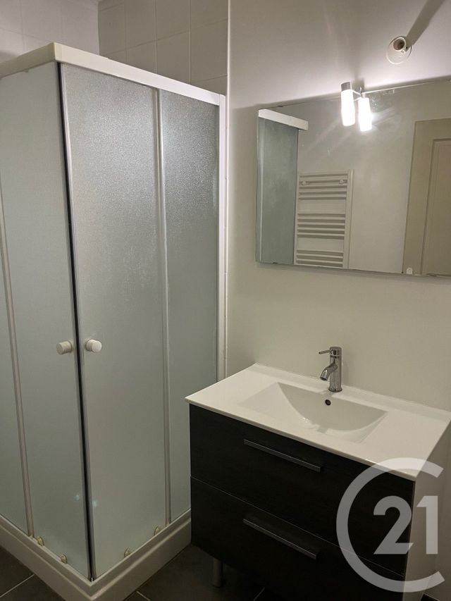 Appartement F3 &agrave; louer - 3 pi&egrave;ces - 72,15 m2 - Sommieres - 30 - LANGUEDOC-ROUSSILLON