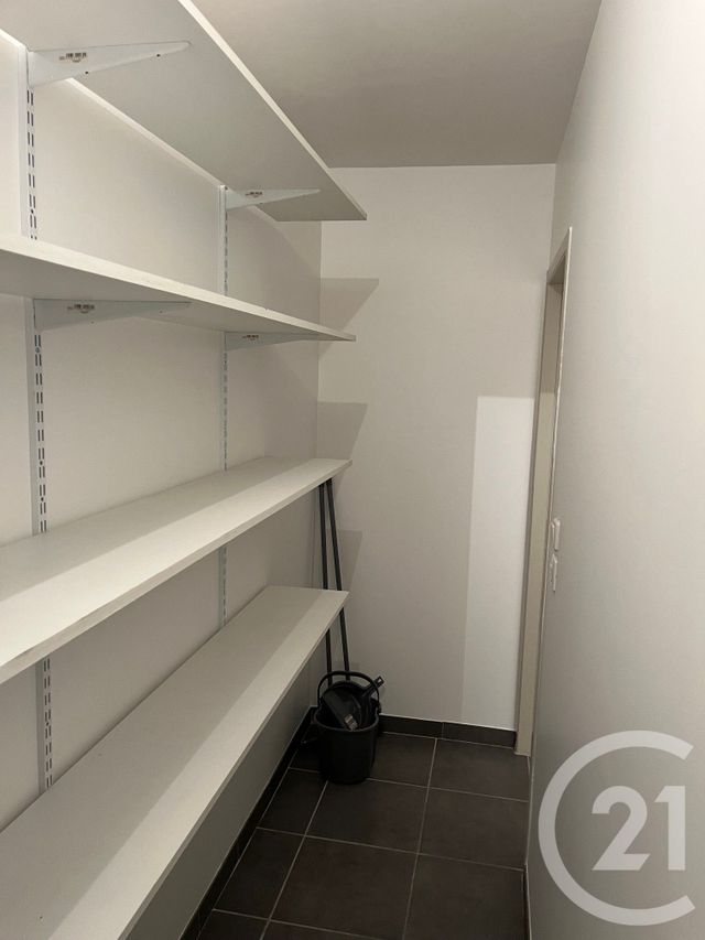 Appartement F3 &agrave; louer - 3 pi&egrave;ces - 72,15 m2 - Sommieres - 30 - LANGUEDOC-ROUSSILLON