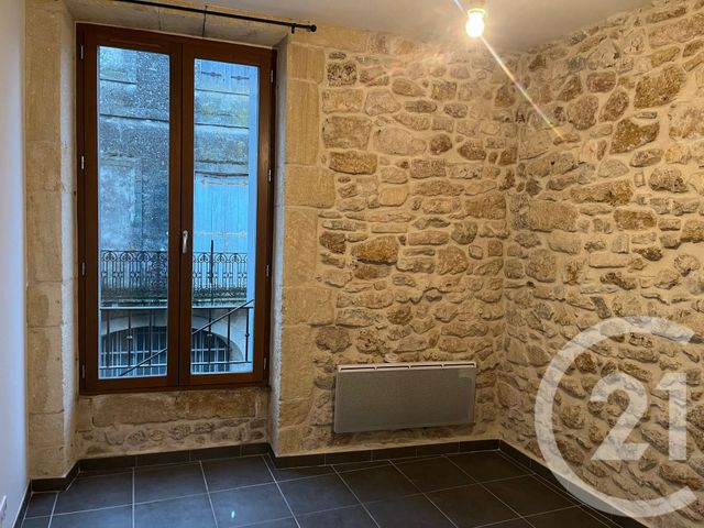 Appartement F3 &agrave; louer - 3 pi&egrave;ces - 72,15 m2 - Sommieres - 30 - LANGUEDOC-ROUSSILLON