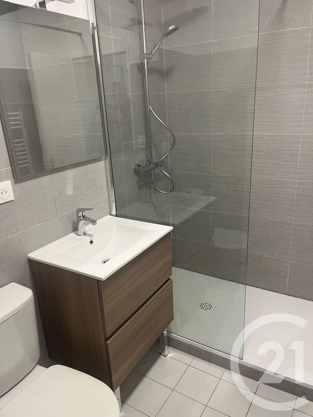 Appartement F2 &agrave; louer - 2 pi&egrave;ces - 45,90 m2 - Nimes - 30 - LANGUEDOC-ROUSSILLON