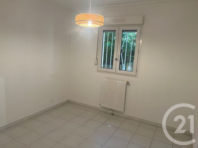 Appartement F2 &agrave; louer - 2 pi&egrave;ces - 45,90 m2 - Nimes - 30 - LANGUEDOC-ROUSSILLON