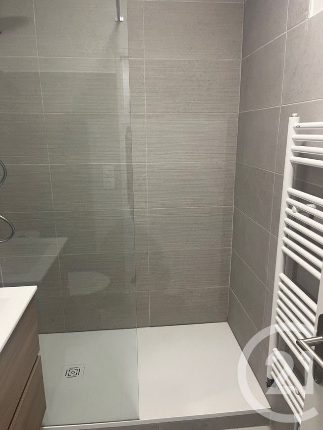 Appartement F2 &agrave; louer - 2 pi&egrave;ces - 45,90 m2 - Nimes - 30 - LANGUEDOC-ROUSSILLON