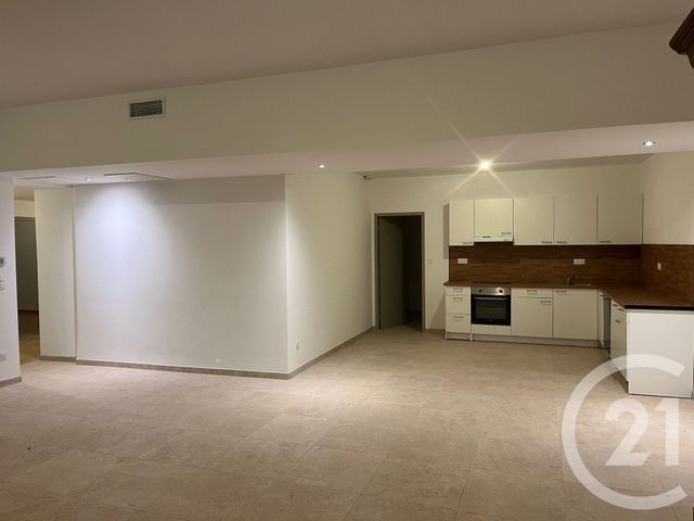 Appartement F3 &agrave; louer - 3 pi&egrave;ces - 136,80 m2 - Sommieres - 30 - LANGUEDOC-ROUSSILLON