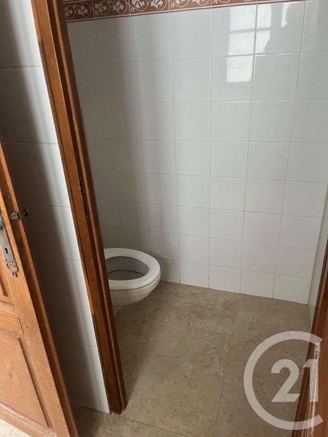 Appartement F3 &agrave; louer - 3 pi&egrave;ces - 136,80 m2 - Sommieres - 30 - LANGUEDOC-ROUSSILLON