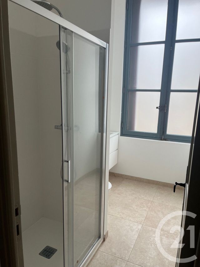 Appartement F3 &agrave; louer - 3 pi&egrave;ces - 136,80 m2 - Sommieres - 30 - LANGUEDOC-ROUSSILLON