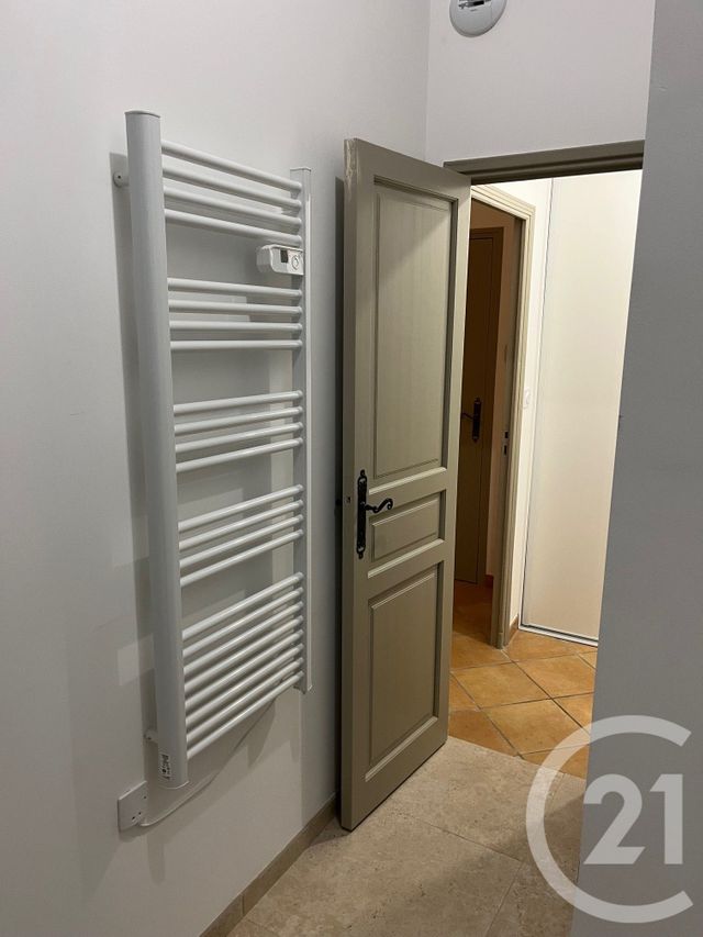 Appartement F3 &agrave; louer - 3 pi&egrave;ces - 136,80 m2 - Sommieres - 30 - LANGUEDOC-ROUSSILLON