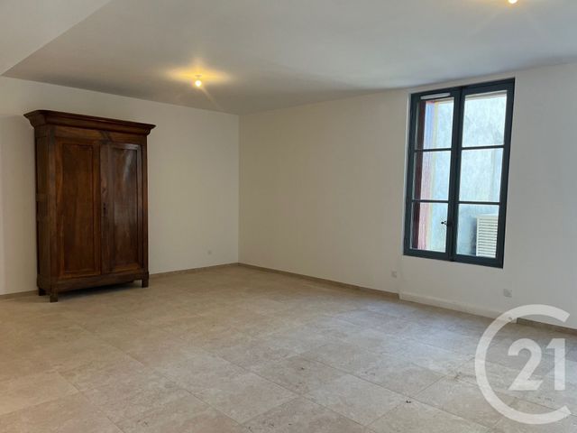 Appartement F3 &agrave; louer - 3 pi&egrave;ces - 136,80 m2 - Sommieres - 30 - LANGUEDOC-ROUSSILLON