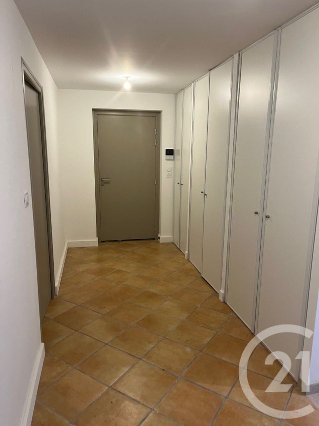 Appartement F3 &agrave; louer - 3 pi&egrave;ces - 136,80 m2 - Sommieres - 30 - LANGUEDOC-ROUSSILLON