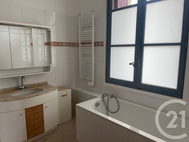 Appartement F3 &agrave; louer - 3 pi&egrave;ces - 136,80 m2 - Sommieres - 30 - LANGUEDOC-ROUSSILLON