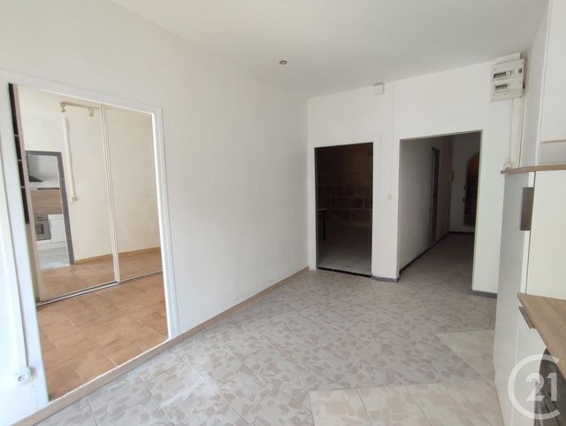 Appartement F3 &agrave; louer - 3 pi&egrave;ces - 43,29 m2 - Sommieres - 30 - LANGUEDOC-ROUSSILLON