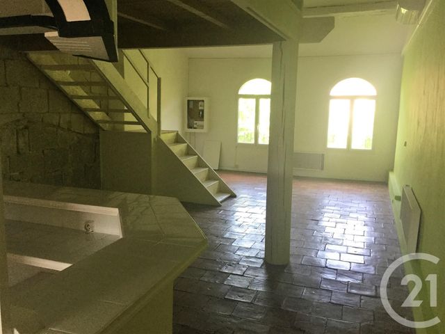 Appartement F2 &agrave; louer - 2 pi&egrave;ces - 58,72 m2 - Sommieres - 30 - LANGUEDOC-ROUSSILLON