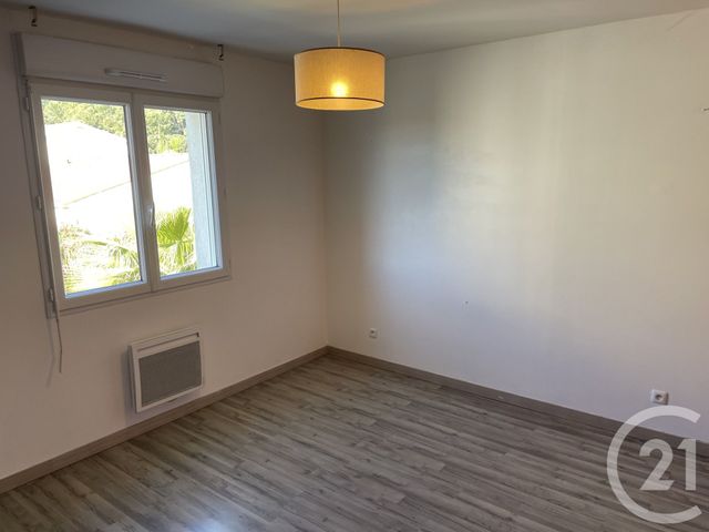 Maison &agrave; louer - 4 pi&egrave;ces - 85 m2 - Sommieres - 30 - LANGUEDOC-ROUSSILLON