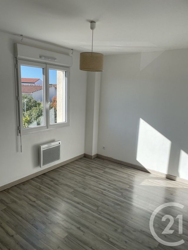 Maison &agrave; louer - 4 pi&egrave;ces - 85 m2 - Sommieres - 30 - LANGUEDOC-ROUSSILLON