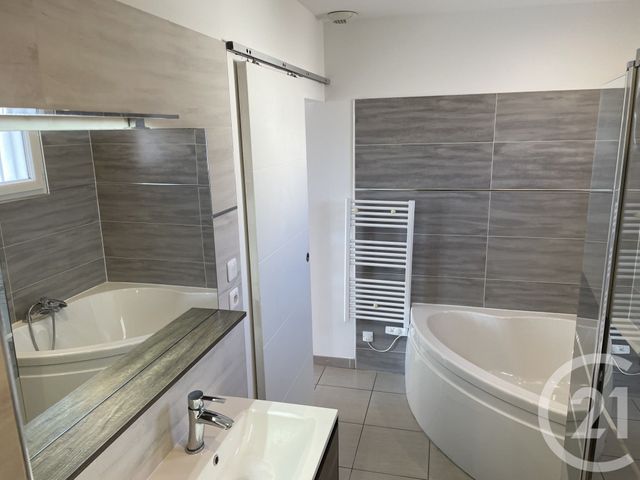 Maison &agrave; louer - 4 pi&egrave;ces - 85 m2 - Sommieres - 30 - LANGUEDOC-ROUSSILLON