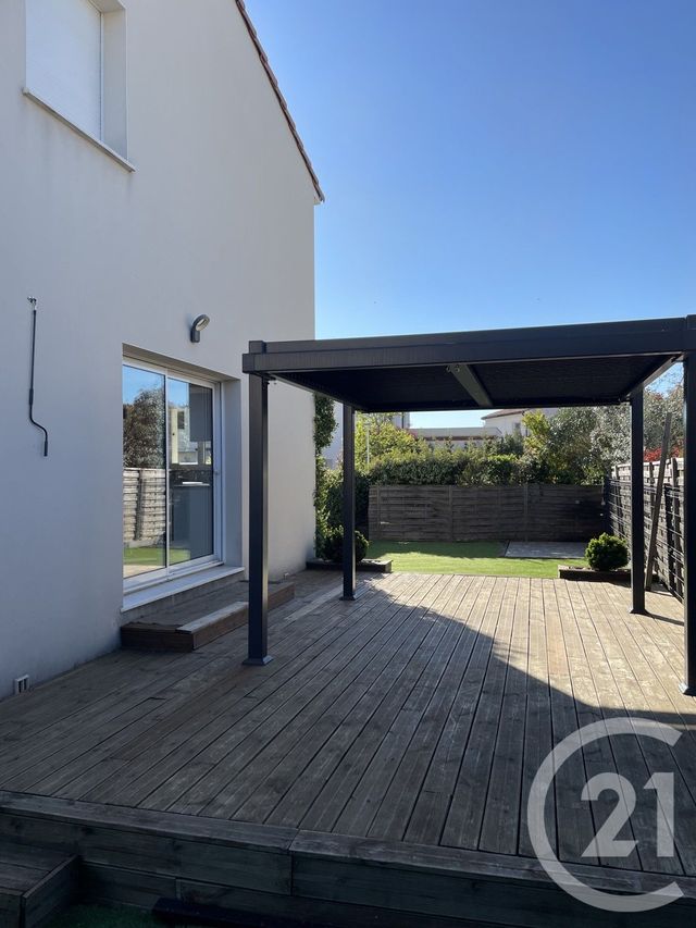 Maison &agrave; louer - 4 pi&egrave;ces - 85 m2 - Sommieres - 30 - LANGUEDOC-ROUSSILLON