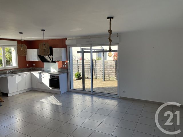 Maison &agrave; louer - 4 pi&egrave;ces - 85 m2 - Sommieres - 30 - LANGUEDOC-ROUSSILLON