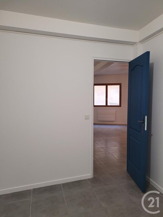 Appartement F3 &agrave; louer - 3 pi&egrave;ces - 86,12 m2 - Sommieres - 30 - LANGUEDOC-ROUSSILLON
