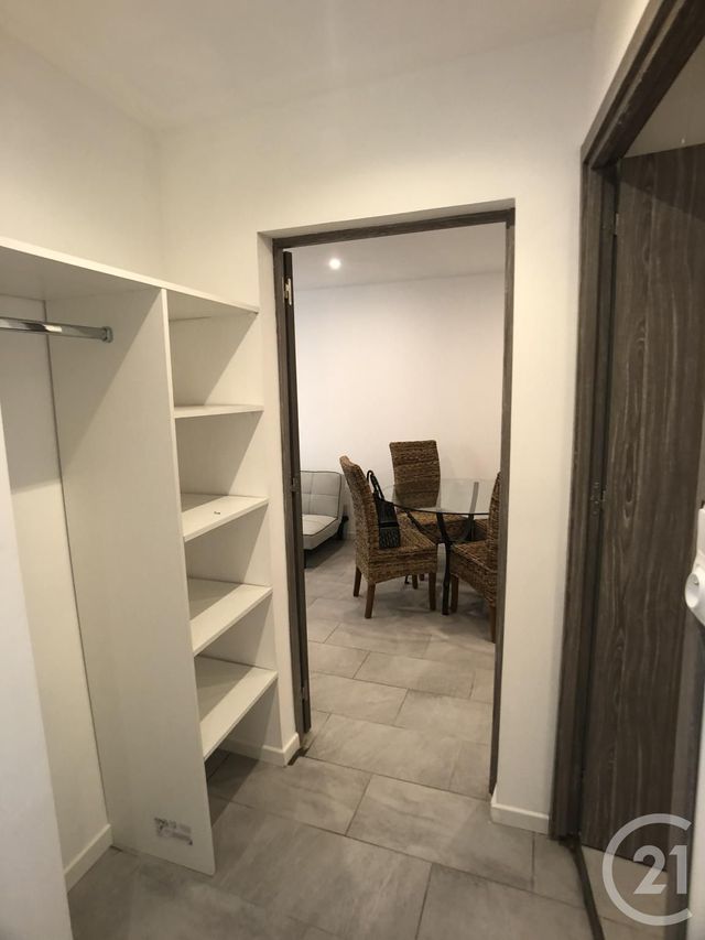 Appartement F2 &agrave; louer - 2 pi&egrave;ces - 32,09 m2 - Nimes - 30 - LANGUEDOC-ROUSSILLON