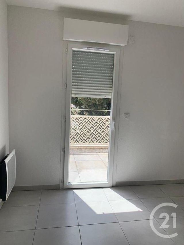 Appartement F2 &agrave; louer - 2 pi&egrave;ces - 46,45 m2 - Nimes - 30 - LANGUEDOC-ROUSSILLON