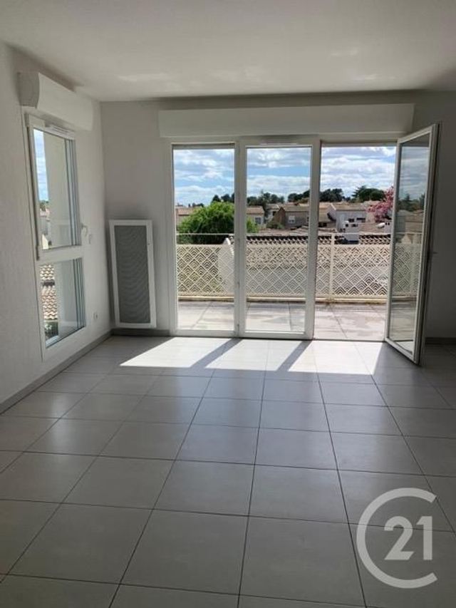 Appartement F2 &agrave; louer - 2 pi&egrave;ces - 46,45 m2 - Nimes - 30 - LANGUEDOC-ROUSSILLON