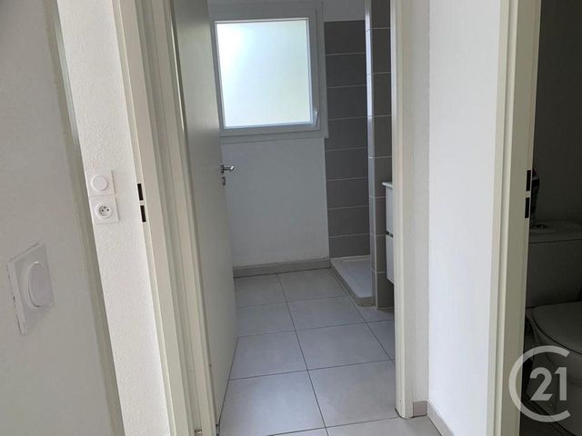 Appartement F2 &agrave; louer - 2 pi&egrave;ces - 46,45 m2 - Nimes - 30 - LANGUEDOC-ROUSSILLON