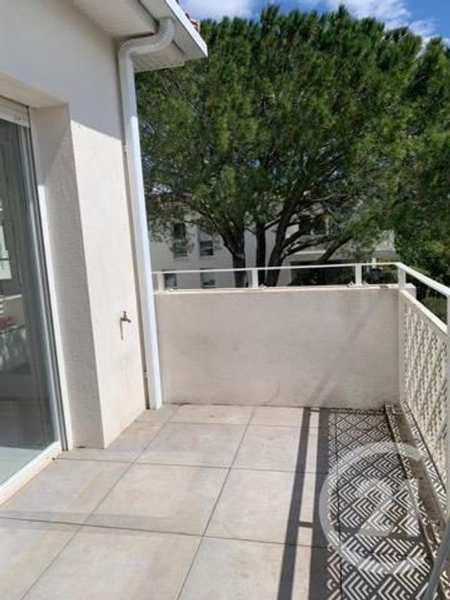 Appartement F2 &agrave; louer - 2 pi&egrave;ces - 46,45 m2 - Nimes - 30 - LANGUEDOC-ROUSSILLON