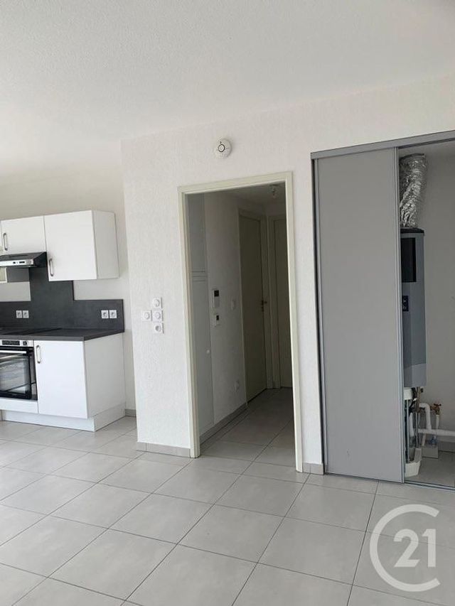 Appartement F2 &agrave; louer - 2 pi&egrave;ces - 46,45 m2 - Nimes - 30 - LANGUEDOC-ROUSSILLON