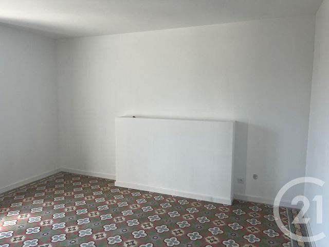 Maison &agrave; louer - 5 pi&egrave;ces - 162,60 m2 - Montmirat - 30 - LANGUEDOC-ROUSSILLON