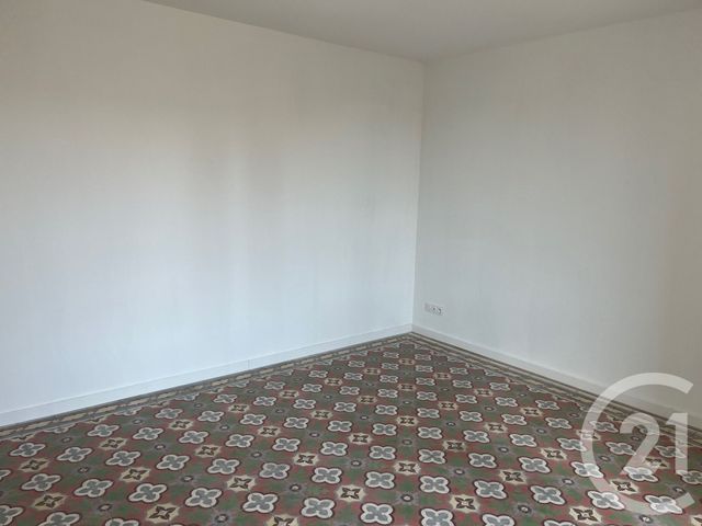 Maison &agrave; louer - 5 pi&egrave;ces - 162,60 m2 - Montmirat - 30 - LANGUEDOC-ROUSSILLON
