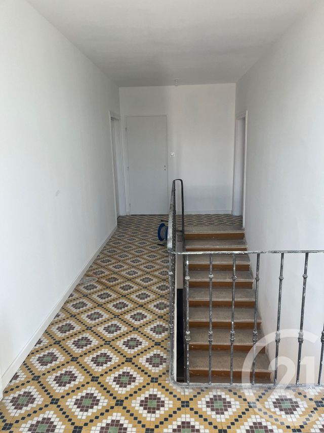 Maison &agrave; louer - 5 pi&egrave;ces - 162,60 m2 - Montmirat - 30 - LANGUEDOC-ROUSSILLON