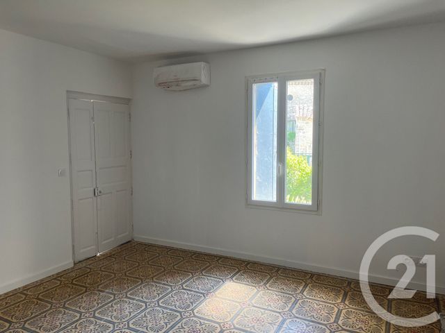 Maison &agrave; louer - 5 pi&egrave;ces - 162,60 m2 - Montmirat - 30 - LANGUEDOC-ROUSSILLON
